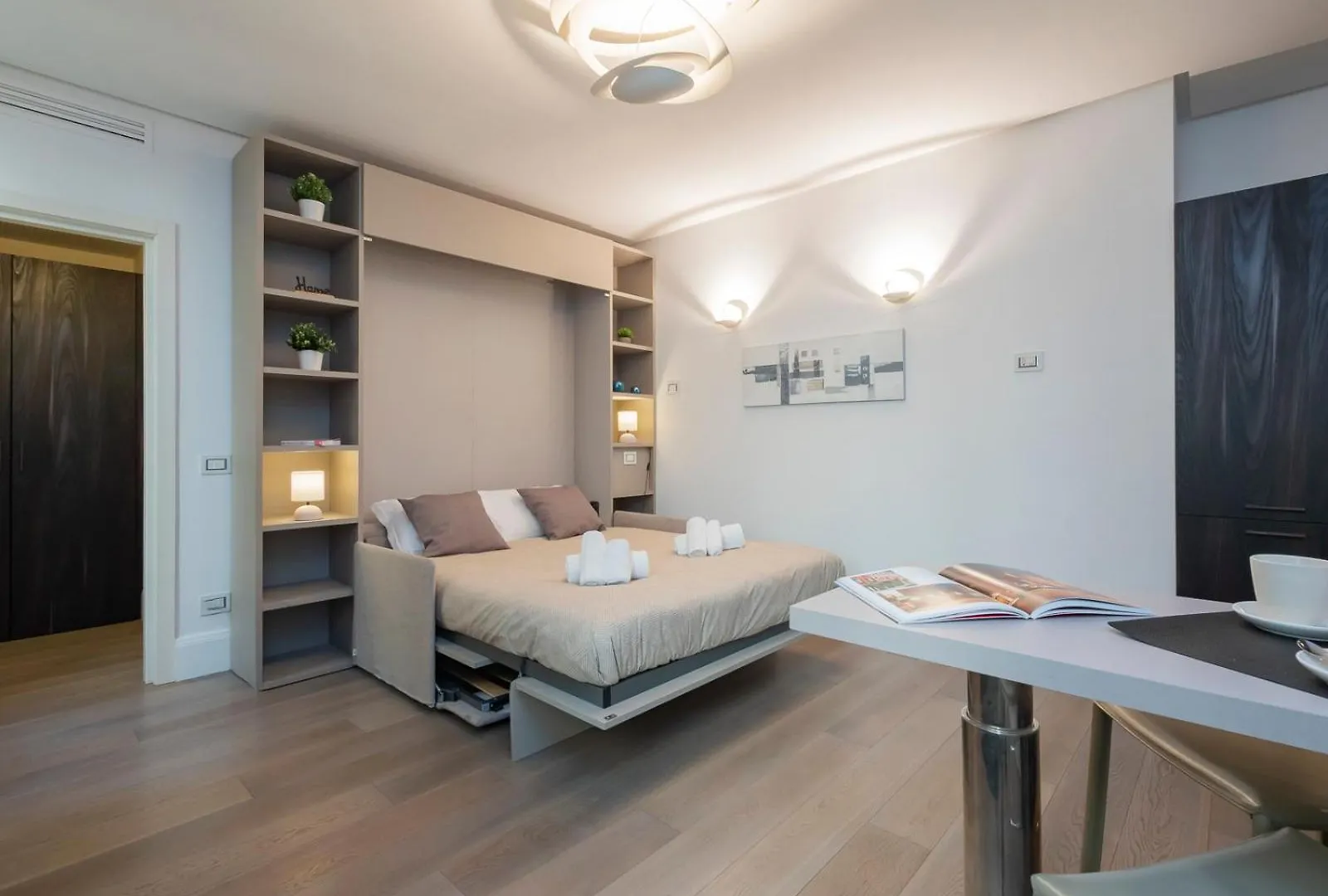 Italstay - Bollo Studio Flat - 5 Min To Duomo 밀라노 0*,  이탈리아